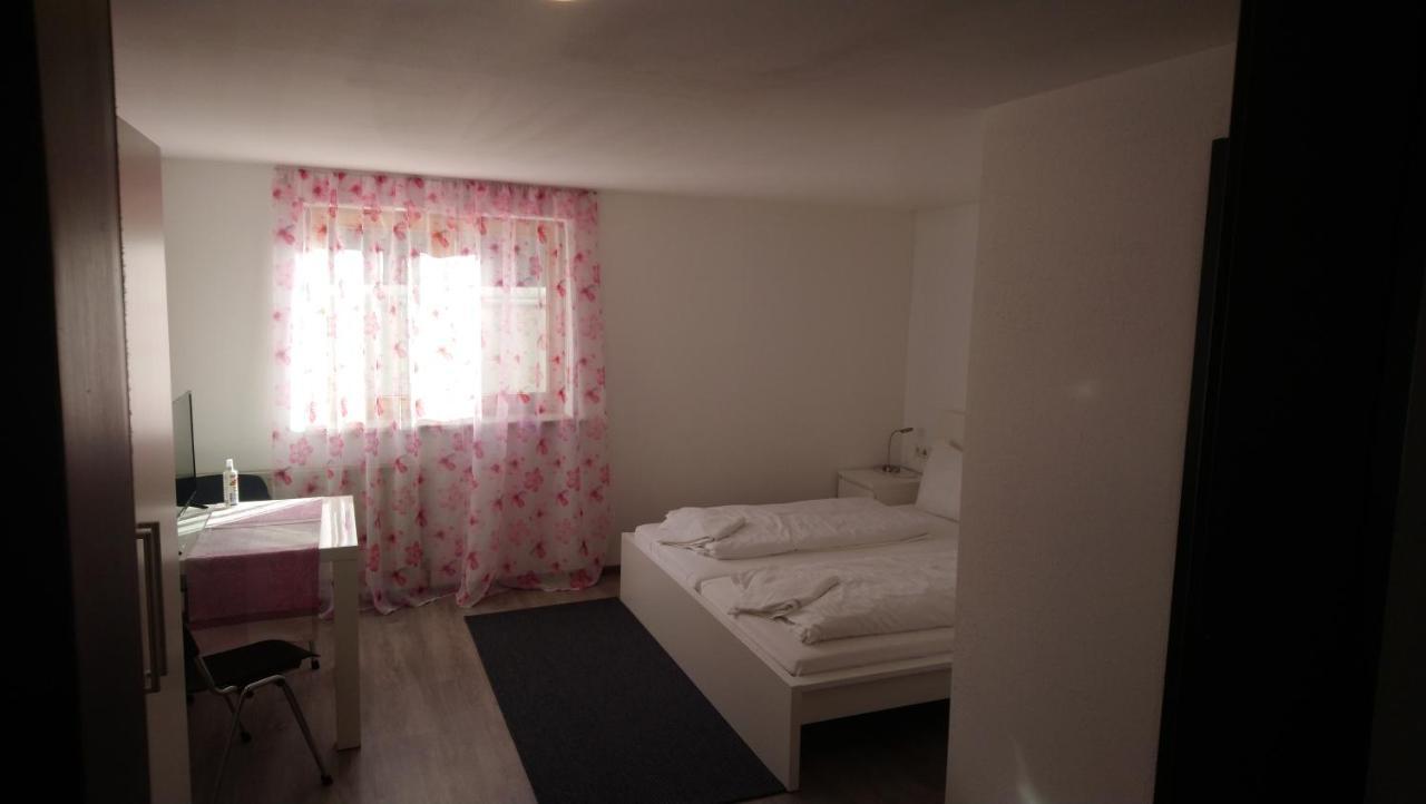 Ubersaxen Gasthaus Krone מראה חיצוני תמונה