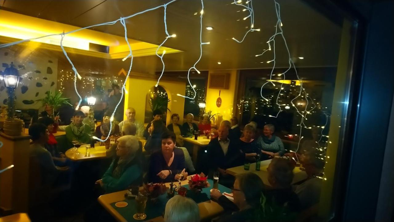 Ubersaxen Gasthaus Krone מראה חיצוני תמונה